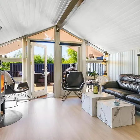 Bryti - 500m From The Sea By Interhome Hals